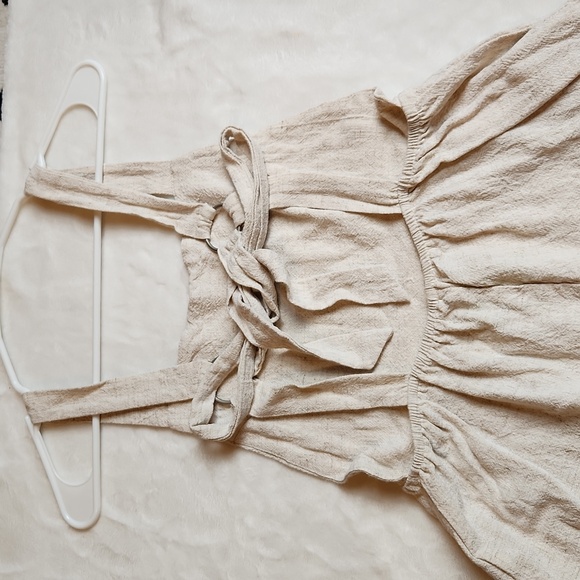 STORIA Tan Linen, Jumper / Romper Open Back Tie Up, Mini Shorts & Ruffle Pattern - Picture 9 of 11